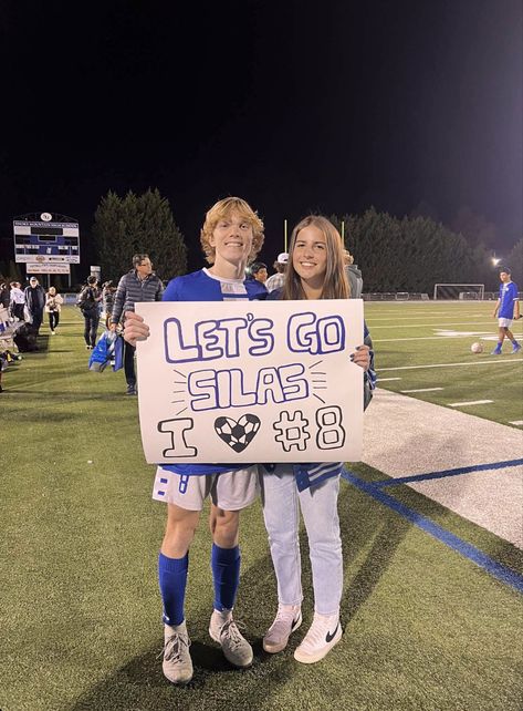 Senior Poster Board Ideas For Volleyball, Posters For Soccer Games Boyfriend, Boyfriend Signs Sports, Baseball Poster Ideas For Boyfriend, Boyfriend Soccer Poster, Soccer Signs For Boyfriend, Senior Night Sports Posters, Senior Night Posters For Boyfriend, Senior Night Posters Boyfriend