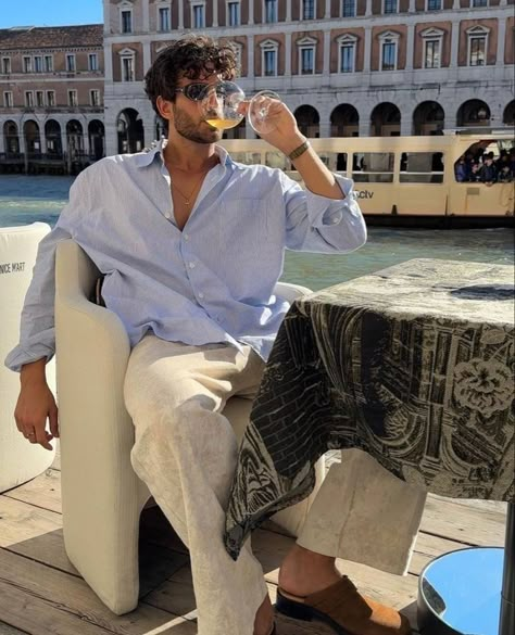 Old Money Beach Outfit, Men Linen Outfit Summer, Old Money Men, Money Men, Polished Man, Mens Summer Outfits, Classy Outfits Men, Old Money Outfits, Guys Clothing Styles