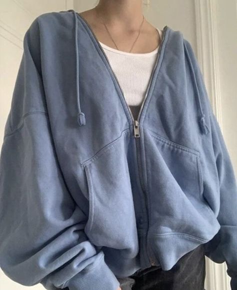 Cute Clothes Oversized, How To Style Oversized Jackets, Large Hoodie Outfit Aesthetic, Outfit Inspirations Oversized, Summer Blue Outfit Aesthetic, Cozy Oversized Outfit, Light Blue Hoodie Aesthetic, Cute Oversized Jackets, Aesthetic Clothes Oversized