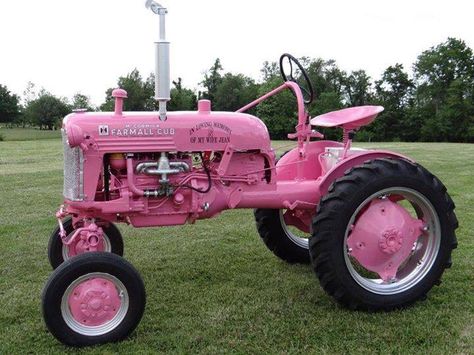 My lil pink tractor John Deere Decor, Pink Tractor, Rooting Roses, Tractor Pictures, Concrete Fence, Hunting Humor, Classic Tractor, Pink Cadillac, Cow Farm