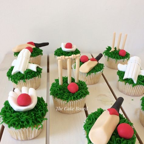 Cricket Theme Cupcakes, Cricket Birthday Party Ideas, Cricket Cookies, Cricket Cupcakes, Cricket Stumps, Cricket Cake, Cake Designs For Kids, Cupcake Tutorial, Dessert Plating