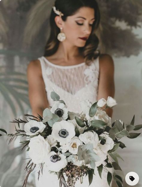 Anemone Wedding, Anemone Bouquet, Wedding Flower Guide, Greenery Bouquet, Flowers And Greenery, White Anemone, Sage Wedding, White Wedding Bouquets, Cat Air