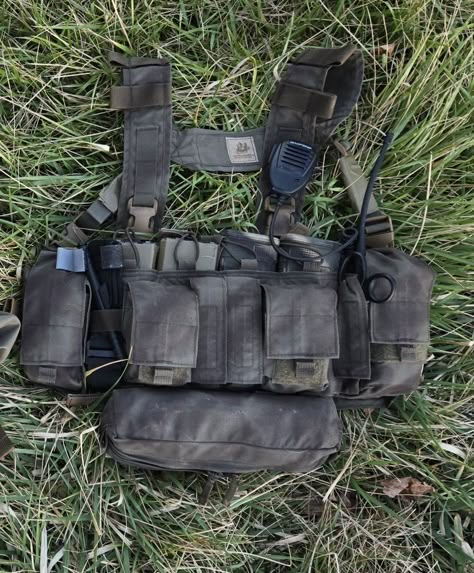 Mayflower UW Gen IV Survival Chest Rig Chest Rigs Tactical, Chest Rig Loadout, Military Loadout, Military Outfits, Tactical Loadout, Tactical Chest Rigs, Bug Out Gear, Special Forces Gear, Tac Gear