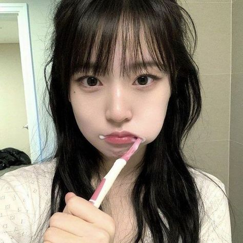 Kore Ulzzang, Pretty Skin, Uzzlang Girl, Cute Selfie Ideas, Pretty Selfies, Selfie Poses, Girls In Love, Girl Icons, Ulzzang Girl