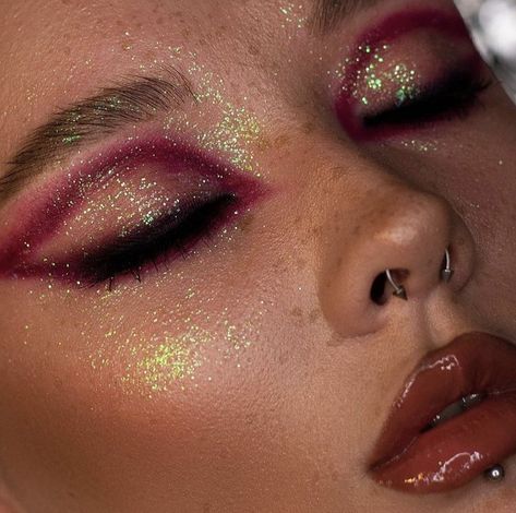 Soft Red Eyeshadow Looks, Soya Mumu, Make Up Inspiration, Rave Makeup, Swag Makeup, Ethereal Makeup, Pinterest Makeup, Eye Makeup Designs, Dope Makeup