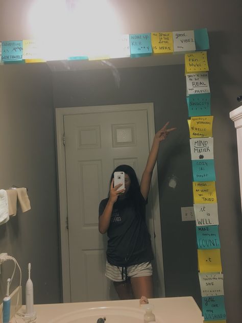 DIY bathroom mirror with sticky notes Sticky Note Mirror Ideas, Post It Notes Ideas Wall Aesthetic, Bathroom Sticky Notes Mirror, Bathroom Mirror Post It Notes, Sticky Note On Mirror, Mirror Notes, Sticky Notes Ideas Wall Bedroom, Sticky Notes Wall Decor, Encouraging Sticky Notes On Mirror