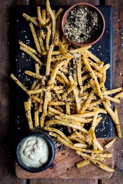 Furikake Fries Recipe, Japanese Izakaya Food, Gourmet Fries, Izakaya Food, Wasabi Recipes, Wasabi Mayo, Fries Recipes, 2023 Food, Seasoned Fries