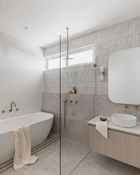 c.irca (@circabuilding) • Instagram photos and videos Bathroom Wetroom, Shower And Bath, Shower Water, Soaker Tub, Kitchen And Dining Room, Bath Taps, Bathroom Redesign, Main Bathroom, Shower Screen