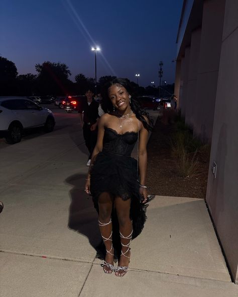 Last Homecoming I wouldn’t have wanted to spend it with anyone else ✨🤍 #hoco #homecoming #senior #explore #explorepage Short Black Dress Outfit Party, Homecoming Outfits Black Women, Homecoming Picture Poses, 8th Grade Dance Dresses, Homecoming Dresses Black Women, 8th Grade Dance, Homecoming Pictures, Graduation Dresses, Homecoming Dresses Black