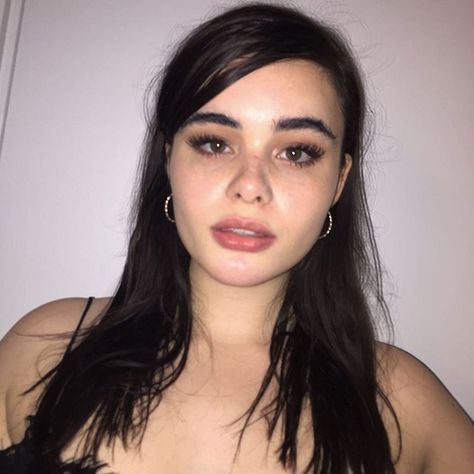 29.8 mil Me gusta, 108 comentarios - barbie ferreira (@barbienox) en Instagram: "gl@m" Barbie Ferreira Aesthetic, Barbara Ferreira, Barbie Ferreira, Fashion Corner, Aesthetic Indie, Heart Women, Makeup Goals, Maquillaje De Ojos, Pretty Woman