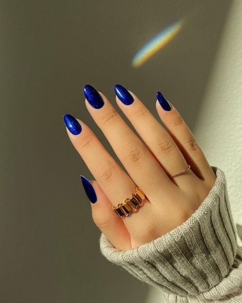 Glitter Gradient Nails, Blue Nail, Oval Nails, Minimalist Nails, Dream Nails, Nail Shapes, Chrome Nails, Cute Acrylic Nails, Blue Nails