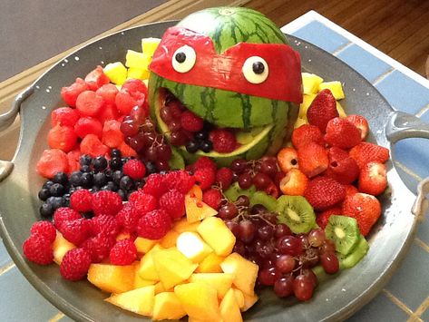 Fruit tray for Teenage Mutant Ninja Turtles themed birthday party Mutant Ninja Turtles Party, Turtle Birthday Parties, Tmnt Birthday, Ninja Turtles Birthday Party, Ninja Birthday Parties, Tmnt Party, Ninja Birthday, Pumpkin Carving Ideas, Ninja Party