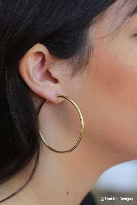 Check out this item in my Etsy shop https://www.etsy.com/listing/603861884/gold-hoop-earrings-14k-gold-filled-hoops Large Gold Hoop Earrings, Blue Crystal Earrings, Geode Earrings, Hammered Hoop Earrings, Bar Stud Earrings, Gold Filled Hoops, Earrings Simple, Earrings Hoop, Large Hoop Earrings