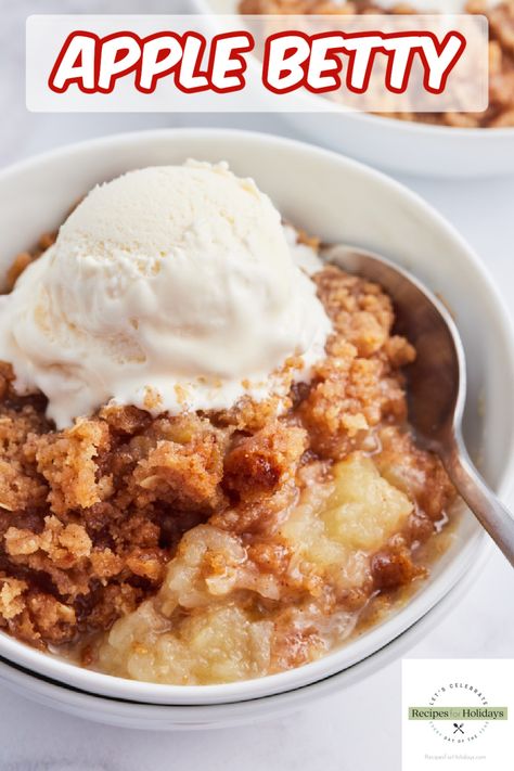 Best Apple Crumble Recipe, Slow Cooker Apple Cobbler, Apple Crumble Topping, Apple Crisp No Oats, Apple Crisp Without Oats, Easy Apple Crumble, Oat Crumble Topping, Easy Dump Cake Recipe, Apple Crumble Recipe