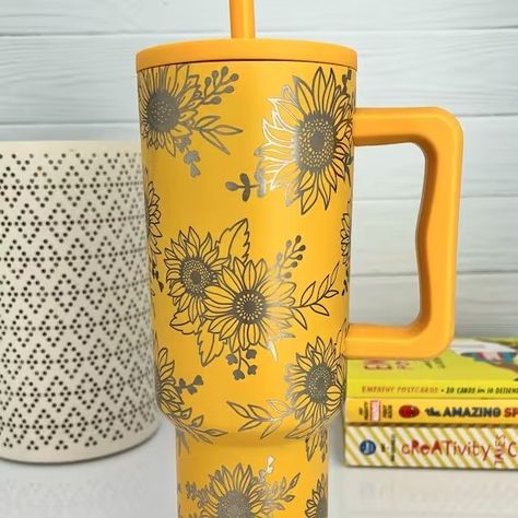 Remove Bleach Stains, Simple Modern Tumbler, Trendy Water Bottles, Stanley Cups, Engraved Tumbler, Diy Cups, Custom Cups, Store Ideas, Going Places