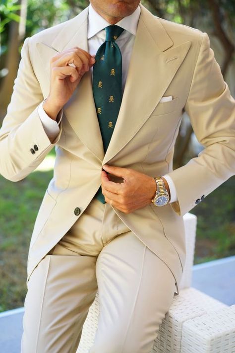 Beige Suit, Terno Slim, Mens Model, Gentle Man, Beige Suits, Slim Tie, Tie Men, Mens Ties, Business Suits