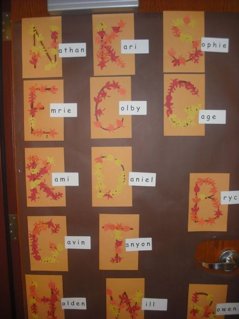 Leaf names for the classroom door Leaf Ideas For Preschoolers, Welcome To Fall Preschool, Letter D Fall Crafts, Fall Name Activity Preschool, Fall Classroom Ideas Preschool, Pre K Leaf Craft, Fall Ideas For Preschool Classroom, Fall Name Art Preschool, Fall Tree Name Craft Preschool