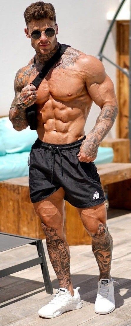 Best Bodybuilder, Black Men Beards, Muscle Tattoo, Ripped Body, Muscle Hunk, Inked Men, Boy Models, Aesthetic Guys, Muscular Men