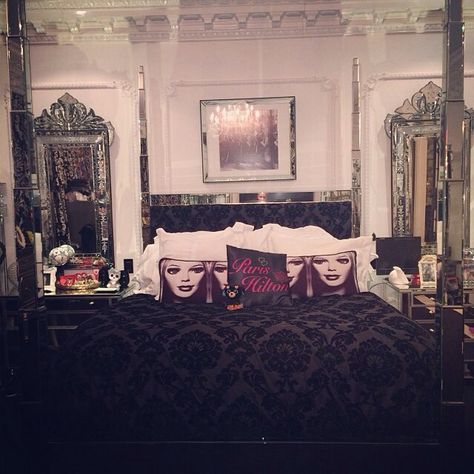 Paris Hilton House -Bedroom Paris Hilton House, Parisian Room, Celebrity Bedrooms, Mansion Living, Austin Interior Design, Sofi Stadium, Glamorous Decor, Glam Bedroom, Hotel Room Design