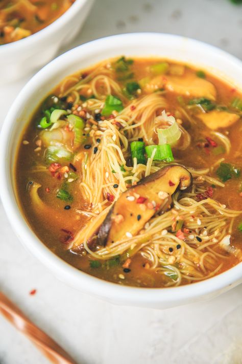 Miso Noodle Soup, Miso Soup Recipe, Samosa Chaat, Rice Noodle Soups, Tandoori Masala, Vermicelli Noodles, Rice Noodle, Asian Soup, Noodle Soup Recipes