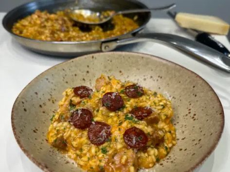 Chicken And Chorizo Risotto, Chorizo Risotto, Chicken Risotto, Chicken Chorizo, Risotto Rice, Risotto Recipes, Unprocessed Food, Chicken Skewers, Sweet Chilli