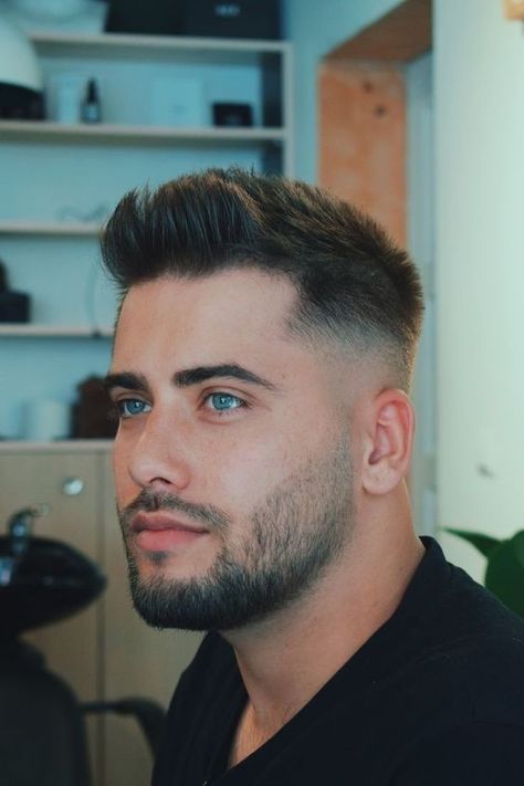 Medium Buzzcut Men, Messy Buzzcut, Haircut For Men With Beard, Hear Cut, Young Men Haircuts, Men Fade Haircut Short, Short Hair With Beard, Mens Haircuts Short Hair, Mens Hairstyles With Beard