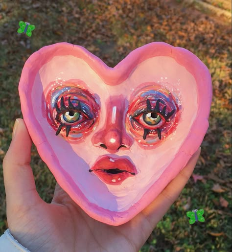 Heart Ashtray, Clay Aesthetic, Arte Indie, Sculpture Art Clay, Tanah Liat, Keramik Design, Ceramics Pottery Art, Clay Art Projects, Diy Clay Crafts