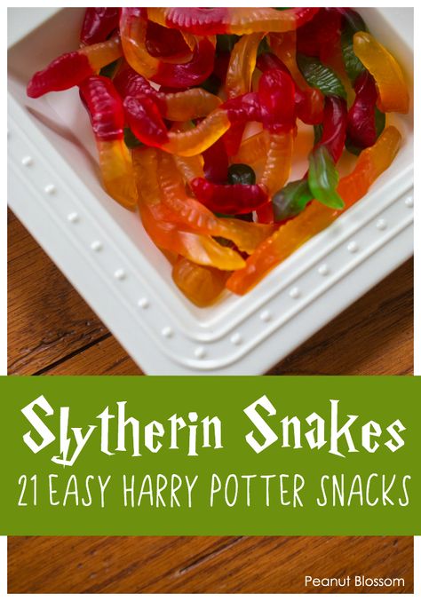 Slytherin Snakes: 1 of 21 easy Harry Potter snacks for the ultimate Harry Potter movie night. #harrypottersnacks #harrypotterparty Harry Potter Movie Night Snacks Easy, Gryffindor Food Ideas, Gryffindor Snack Ideas, Easy Harry Potter Treats, Easy Harry Potter Themed Snacks, Snake Themed Food, Harry Potter Watch Party Snacks, Slytherin Snacks, Harry Potter Snack Board