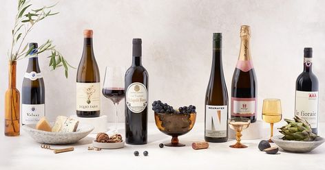 Wine Subscription Box, Subscription Boxes For Men, Plate Food, Beer Club, Wine Subscription, Cocktail Photography, Best Subscription Boxes, Clean Plates, Wine Delivery