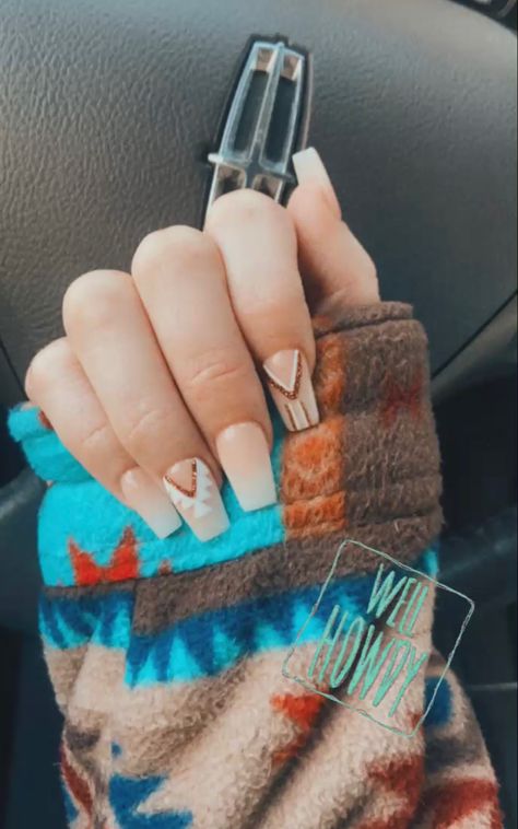 Boho Western Nails, Western Style Nails, Fall Western Nails, Western Nail Ideas, Aztec Nail Designs, Western Nail Art, Country Acrylic Nails, Rodeo Nails, Cowboy Nails