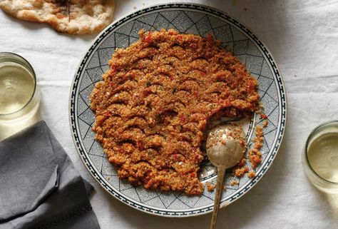 While tomato kibbeh is at its finest at the height of tomato season, it tastes wonderful even with winter tomatoes. Kibbeh Recipe, Bulgur Salad, Armenian Recipes, Vegan Baked, Lebanese Cuisine, Tomato Season, Winter Vegetables, Lebanese Recipes, Rice Pudding