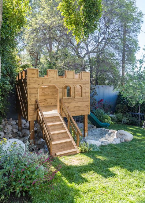 Building Our Backyard Castle with Wood Naturally - Emily Henderson Backyard Fort, Play Area Backyard, Tree House Diy, Tree House Kids, Backyard Buildings, Kids Outdoor Play, Outdoor Play Area, Playhouse Outdoor, Dream Yard