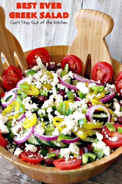 Best Greek Salad, Greek Salad Recipe, Fresh Salad Recipes, Greek Salad Recipes, Best Salad Recipes, Homemade Salads, Salad Recipes For Dinner, Greek Dishes, Homemade Salad Dressing