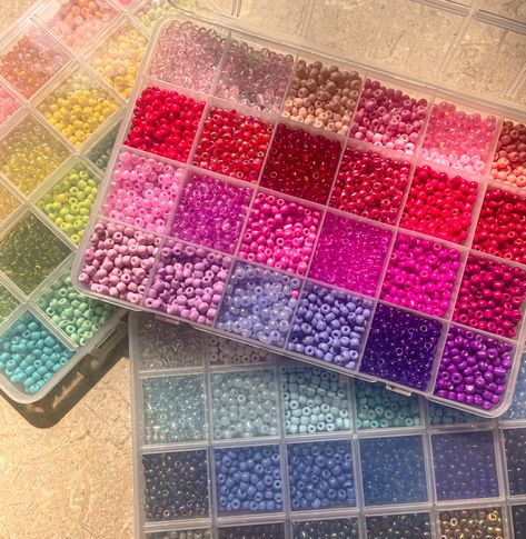 Pony Beads Aesthetic, Perler Bead Collection, Preppy Clay Bead Necklace, Beaded Bracelets Preppy, Preppy Beads, Bracelets Preppy, Handmade Jewelry Business, Preppy Bracelets, Friendship Bracelets Designs