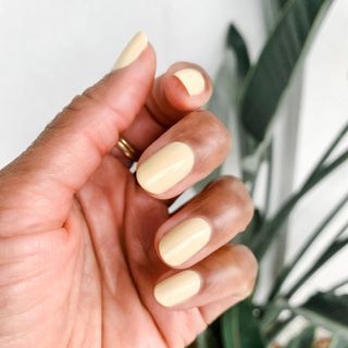 Butter Nails Is the Chic Manicure Trend Everyone’s Suddenly Searching for Butter Nails, Italy Nails, Easter Nail Art Designs, Chic Manicure, Beachy Nails, Nails Trend, Easter Nail Designs, Fun Nail Colors, Spring Nail Trends