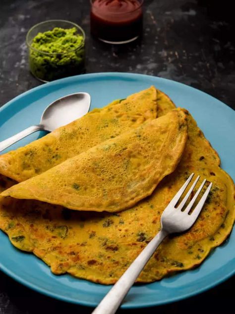 Veg Breakfast Recipes, 300 Calorie Breakfast, Breakfast Indian, Moong Dal Recipe, Gluten Free Snacks Healthy, Zesty Salad, Under 300 Calories, Dal Recipe, Gujarati Food