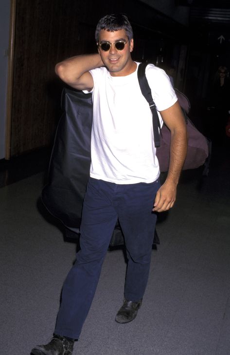 George Clooney, 1995 Mens Airport Style, 90s Celebrity Fashion, 90s Men Fashion, Woody Harrelson, Celebrity Airport Style, 90s Fashion Men, 90s Men, Mens 90s, Celeb Fashion