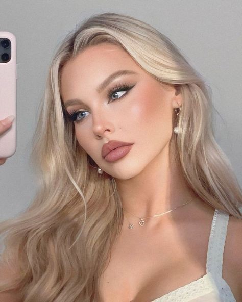 By Brookelle Makeup, Blond Makeup Looks, Full Face Makeup Looks, Makeup Looks Full Face, Animals Makeup, Blonde Makeup, Blonde Hair Makeup, Prom Eye Makeup, Formal Makeup