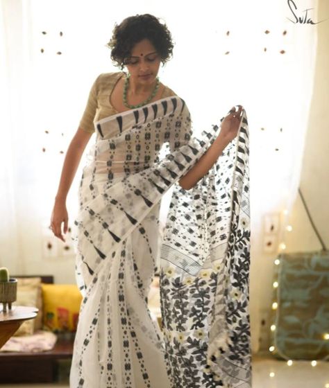 Black And White Saree, Dhakai Jamdani Saree, Checks Saree, Cotton Saree Designs, White Saree, Jamdani Saree, Saree Trends, Trendy Sarees, Elegant Saree