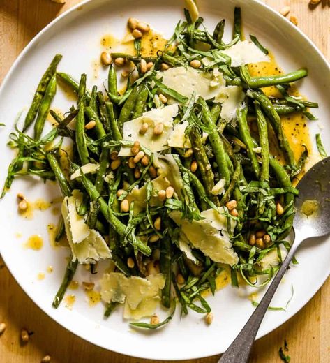 Roasted Green Beans — Zestful Kitchen Green Bean Ideas, Bean Ideas, Green Beans Side, Green Bean Dishes, Vegetable Side Dishes Healthy, Green Beans Side Dish, Easy Green Beans, Garlic Green Beans, Roasted Green Beans