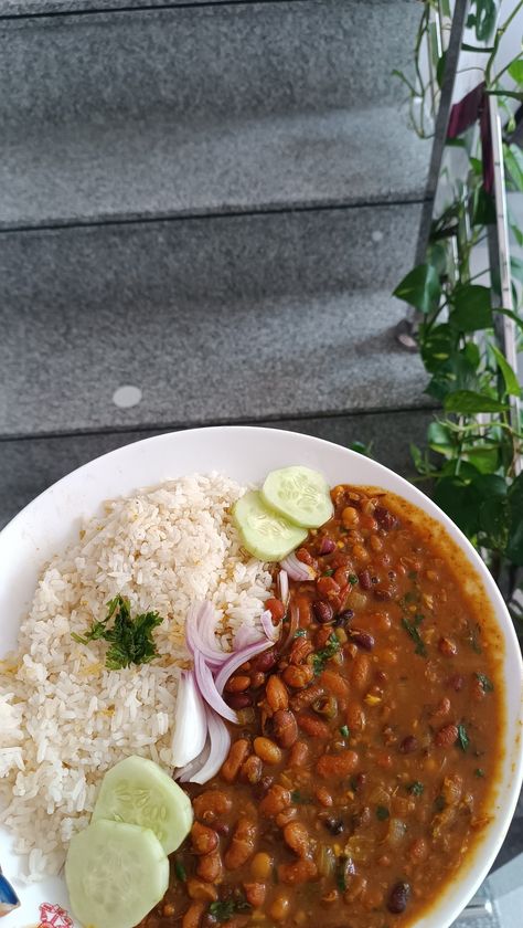 Rajma Chawal Aesthetic, Rajma Chawal Snap, Rajma Chawal Snapchat, Rajma Chawal, Disney Olaf, Healthy Indian Recipes, Healthy Food Menu, Healthy Food Inspiration, Vegetarian Fast Food