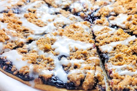 Pizza Ranch Dessert Pizza Recipe, Desert Pizza Recipes, Cherry Dessert Pizza, Blueberry Dessert Pizza, Blueberry Pizza, Dessert Pizza Recipe, Pizza Ranch, Dessert Pizza Recipes, Easy Fruit Pizza