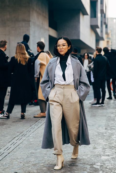 Milan Fashion Week Day 2 Yoyo Cao, Fall Dressing, Turtleneck Layering, Milan Street Style, Paris Mode, High Street Fashion, La Fashion Week, Easy Style, Travel Outfits