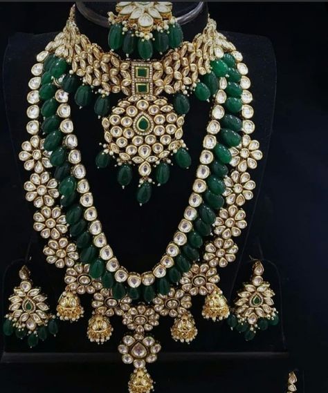 Sabyasachi Jewellery Bridal Collection, Polki Jewellery Sabyasachi, Kundan Polki Necklace, Sabyasachi Designer, Polki Necklace Set, Jewellery Kundan, Bridal Jewellery Inspiration, Kundan Jewellery Bridal, Kundan Jewellery Set