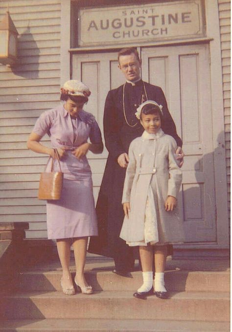 Sunday Mass Outfit, Mass Outfit, Old School Outfits, Outfits Church, Modest Clothing Women, Western Outfits Men, 1950s Outfits, Outfits 70s, Catholic Women