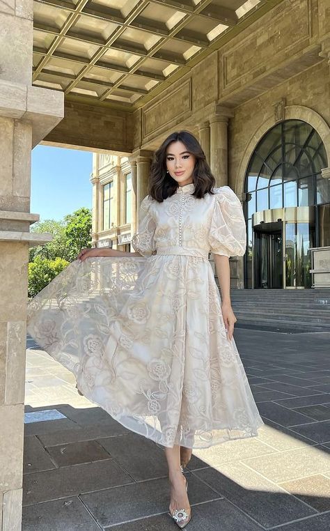 Modern Filipiniana Gown, Elegant Long Sleeve Wedding Dresses, Modern Filipiniana Dress, Filipiniana Wedding, Modern Filipiniana, Filipiniana Dress, Korean Makeup Tutorials, Gaun Fashion, Gowns Dresses Elegant