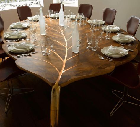 Just an imgur link, but I WANT this table for any future potential Lothlorien themed room.  *ahem* Solid Wood Furniture Design, Unique Dining Tables, Tafel Decor, Smart Tiles, Wood Furniture Design, Creative Tables, Small Kitchens, Natural Home Decor, Dining Table Design