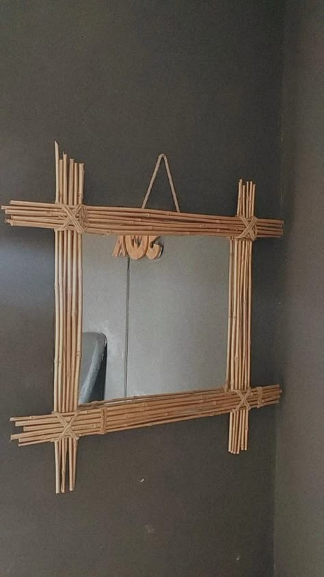 Bamboo Furniture Diy, Diy Bamboo, Bamboo Diy, Bamboo House Design, Potpourri Christmas, Bamboo Decor, Bamboo Mirror, Bamboo Crafts, Craft Room Decor