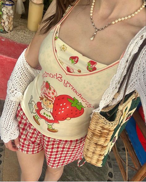 Strawberry Shortcake Outfits, Strawberry Outfit, Mode Inspo, Really Cute Outfits, Dream Clothes, Strawberry Shortcake, Aesthetic Outfits, Strawberries, Aesthetic Clothes