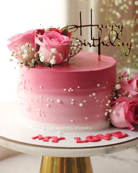 Blushing in pink! 🌸✨ This pink ombre beauty adorned with fresh flowers and delicate pearls is the perfect blend of elegance and sweetness. A cake that’s as lovely on the outside as it is on the inside. 💕 #PinkOmbreCake #FlowerCake #ElegantTreat #TheBakingMumma Pink Ombre Cake, Ombre Cake, Fresh Flower, Pink Ombre, Flower Cake, Fresh Flowers, Cake, Flowers, Pink